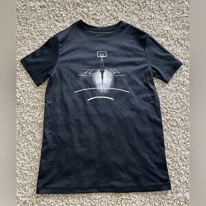 Reebok Boys Large (14-16) Black and White Basketball T-Shirt